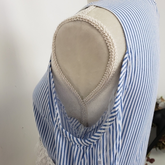 UNIQUE Spectrum Cold Should Bell Sleeve Top M VGUC - Picture 10 of 13